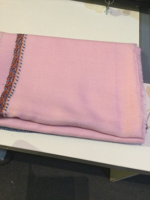 Bail pink shawl