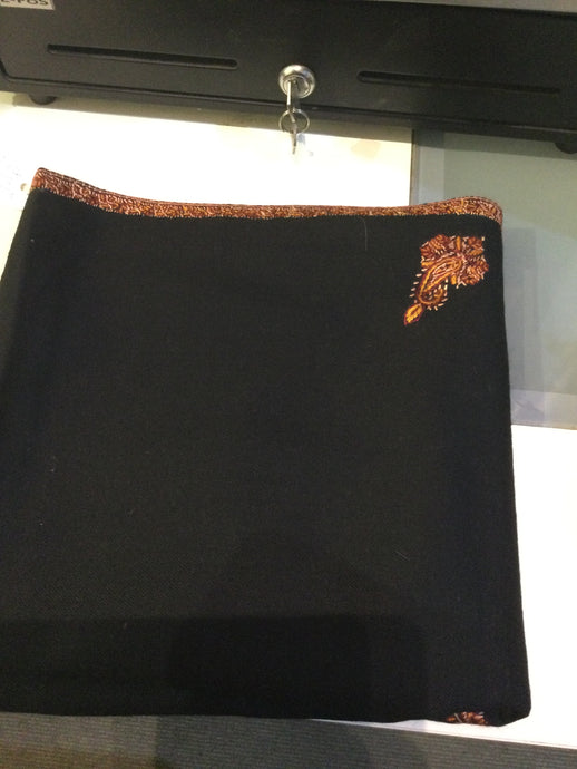 Black bail daar shawl