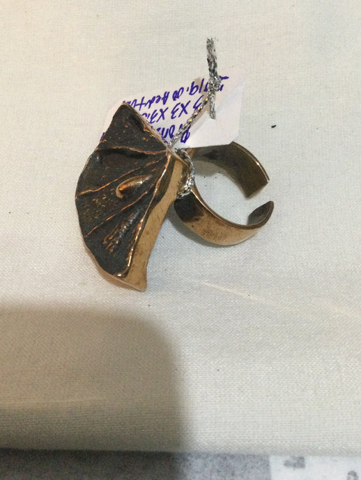 Bronze ring 3x3x3.5cm A