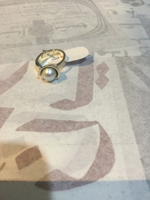 Silver ring with Pearl