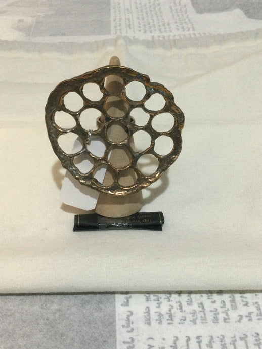 Bronze ring 6x6.5x2.5cm H