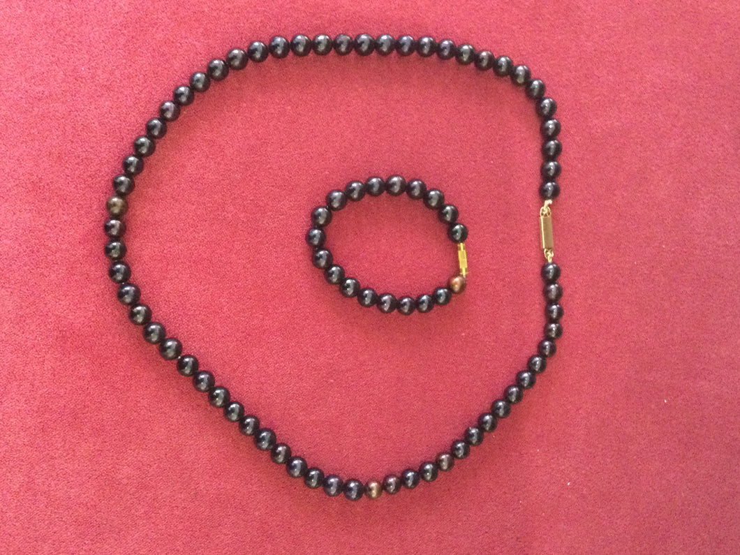 Pearl mala necklace with pendant