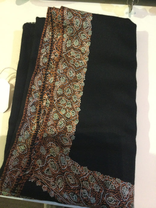 Black jaali shawl