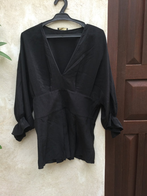 VINTAGE BLACK BLOUSE