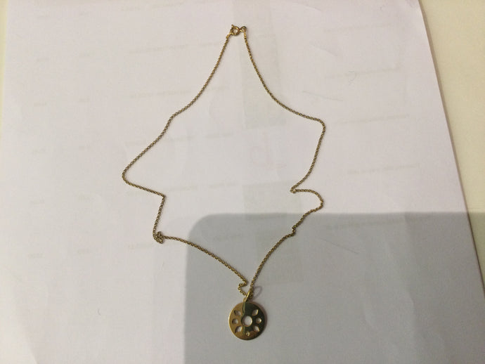 Plated necklace with round pendant